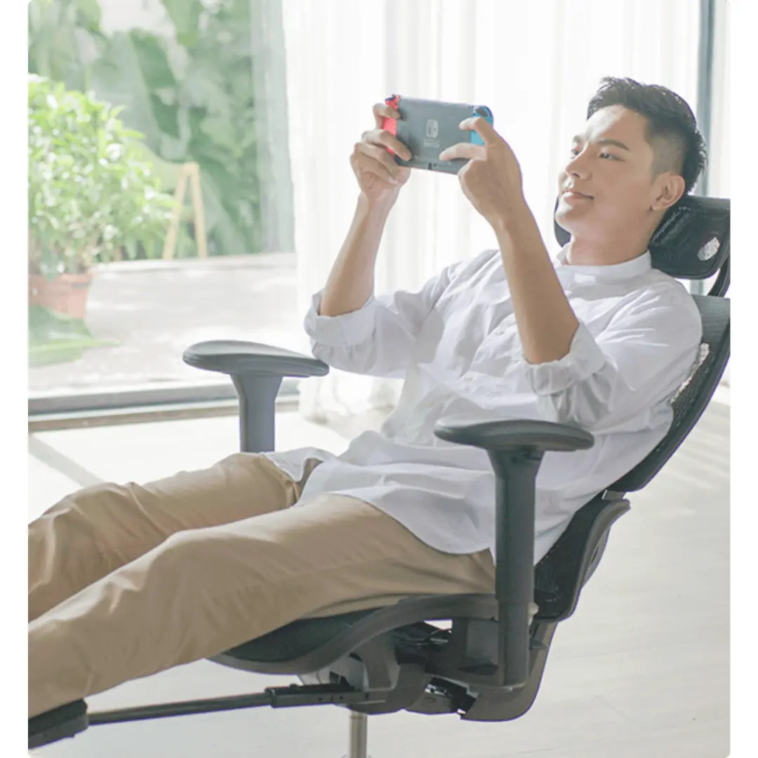 COFO 專業級工學椅 看手機